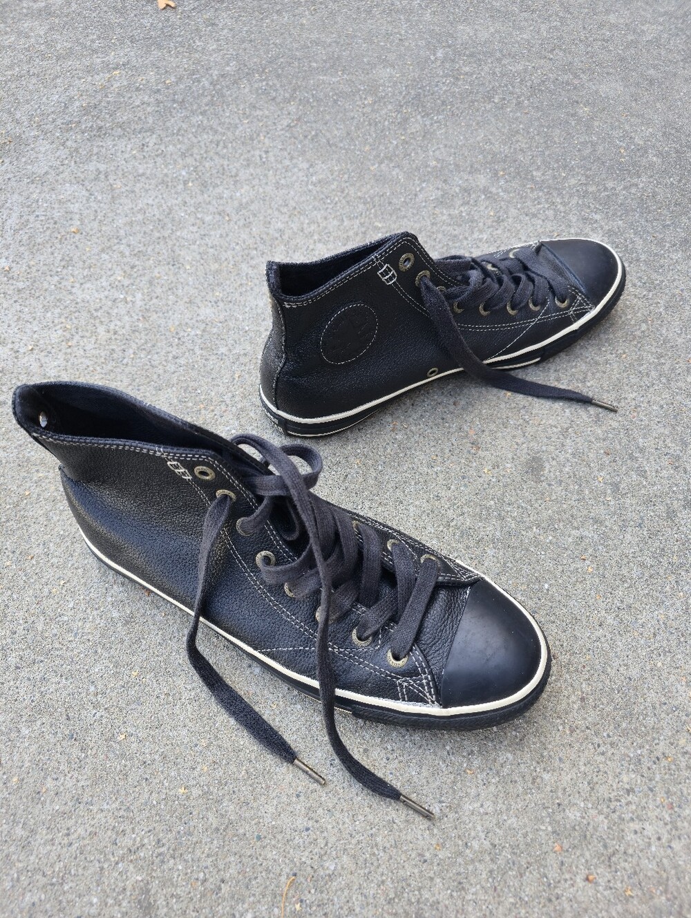 Converse Chuck Taylor Leather High Tops Mens 10.5 Black Contrast Stitch